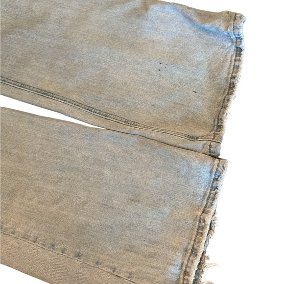 5/$25 Refuge Light Blue Women’s Denim Jeans - Size 11 - Picture 9 of 11